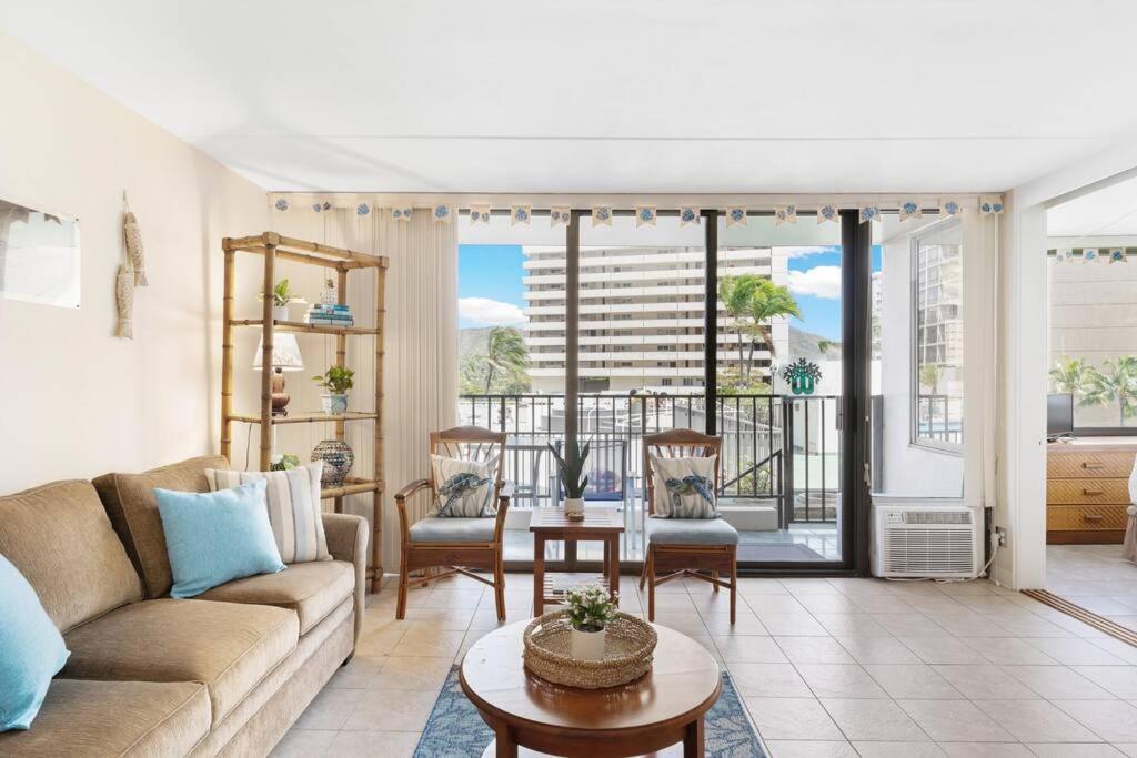 Punawai Suite @Waikiki Banyan Honolulu Exterior photo