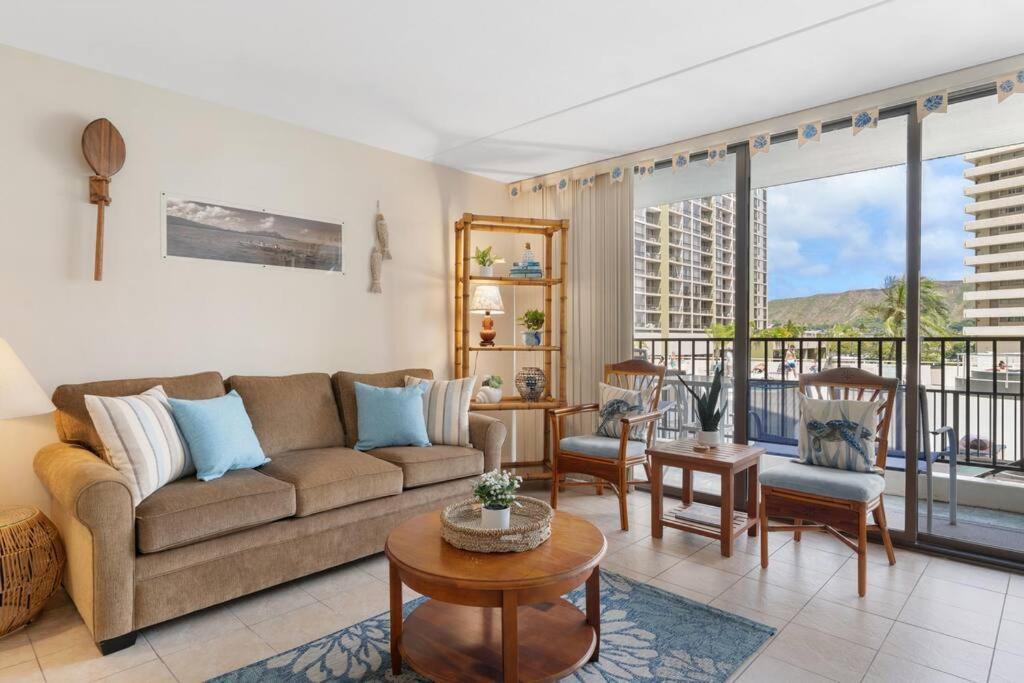 Punawai Suite @Waikiki Banyan Honolulu Exterior photo